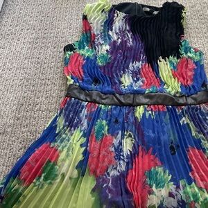 Womens Dress-Tinley Road-
Size Medium